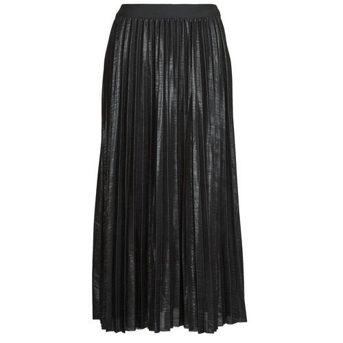 Gonna corta Betty London TASSIA donna, elegante e alla moda, realizzata in tessuto di alta qualità. Perfetta per ogni occasione, questa gonna offre un look raffinato e versatile. Ideale per abbinamenti con top e accessori trendy, la TASSIA è l'aggiunta perfetta al tuo guardaroba primaverile e estivo. Scopri il comfort e lo stile unico di Betty London con questa must-have della stagione.