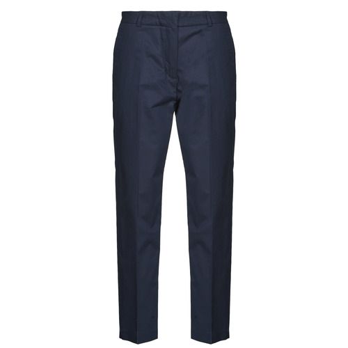 "Pantalone Chino Donna Tommy Hilfiger SLIM STRAIGHT CO CHINO in colore Marine, ideale per un look elegante e casual. Realizzati con materiali di alta qualità, questi pantaloni offrono comfort e stile. Perfetti per ogni occasione, dalla giornata in ufficio a un'uscita informale con gli amici. Aggiungi un tocco di classe al tuo guardaroba con i pantaloni Chino Tommy Hilfiger."
