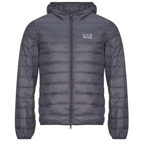 Piumino Uomo Emporio Armani EA7 TRAIN CORE ID DOWN LIGHT JACKET HOODIE CC 8NPB24 Grigio, elegante e versatile, ideale per la stagione invernale. Realizzato con materiali di alta qualità, offre comfort e calore senza compromettere lo stile. Perfetto per outfit sportivi e casual, questo piumino è un must-have per gli amanti della moda. Scopri la raffinata collezione EA7 e aggiungi un tocco di classe al tuo guardaroba con questo cappotto leggero e alla moda.