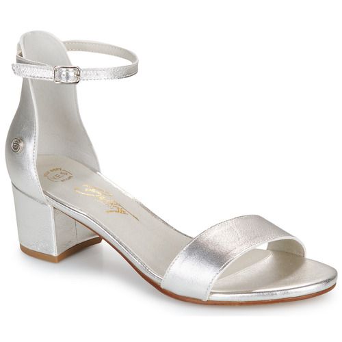 "Sandali Donna Betty London JOY in Argento, eleganti e versatili, perfetti per ogni occasione. Design raffinato e confortevole, ideal per l'estate e le serate speciali. Acquista ora per aggiungere un tocco di stile al tuo guardaroba!"