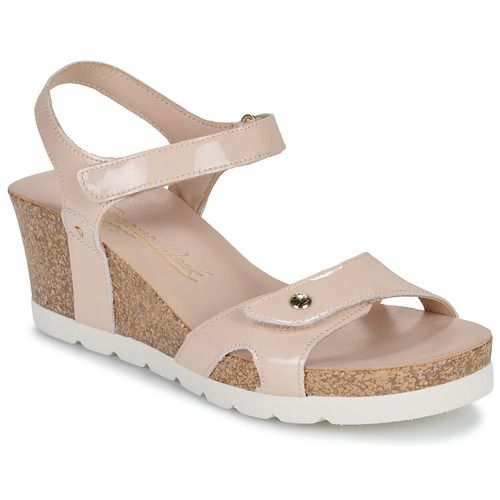 Sandali Panama Jack JULIA da donna, eleganti e confortevoli, ideali per l'estate. Design raffinato con dettagli alla moda, perfetti per ogni occasione, dalla spiaggia alle passeggiate in città. Realizzati con materiali di alta qualità, assicurano comfort e stile. Compra ora i sandali Panama Jack JULIA per un look irresistibile e alla moda!