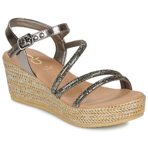 Sandali Les Petites Bombes LOREVA per donna, eleganti e alla moda, con design raffinato e comodità ottimale. Perfetti per ogni occasione, questi sandali si abbinano facilmente a diversi outfit estivi. Disponibili in diverse taglie, sono realizzati con materiali di alta qualità per garantire durabilità e comfort durante l'uso. Acquista ora i sandali LOREVA per un look chic e trendy.