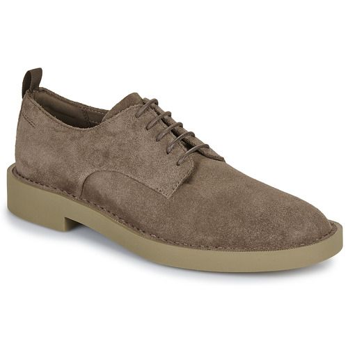 Scarpe da uomo Clarks MARTOCK LACE in marrone, modello Derby elegante e versatile, perfette per ogni occasione. Comfort superiore e design raffinato per un look alla moda. Disponibili online su Outlet Scarpe.