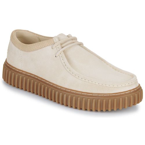 Scarpe Clarks TORHILL LO Beige Derby Uomo, eleganti e versatili, ideali per ogni occasione. Realizzate in materiali di alta qualità, offrono comfort e stile. Perfette per completare il tuo look casual o professionale. Acquista ora queste scarpe da uomo Clarks per una scelta di classe e durata.
