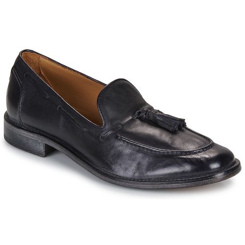 Moma NOTTINGHAM Nero Mocassini Uomo: eleganti mocassini in pelle nera per uomo, ideale per ogni occasione. Comfort e stile uniti per un look raffinato. Scarpe Moma perfette per uomini sofisticati che cercano qualità e design. Acquista ora i mocassini Moma NOTTINGHAM per un'eleganza senza tempo.