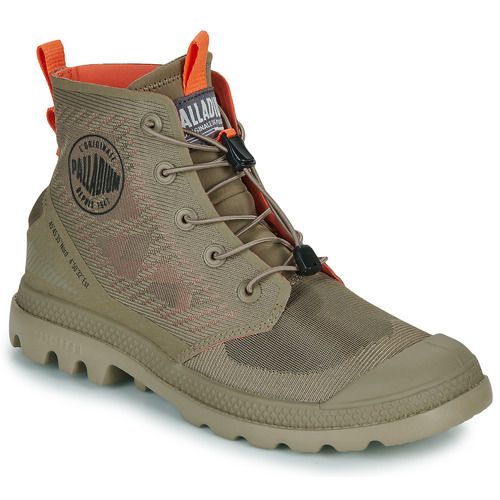 Sneakers alte Donna Palladium PAMPA LITE TRAVEL VT Kaki, perfette per ogni avventura. Design moderno e versatile, ideali per uno stile casual. Comfort e leggerezza garantiti grazie ai materiali di alta qualità. Sneakers perfette per la primavera e l'estate. Acquista ora e rinnova il tuo guardaroba con queste fantastiche sneakers!