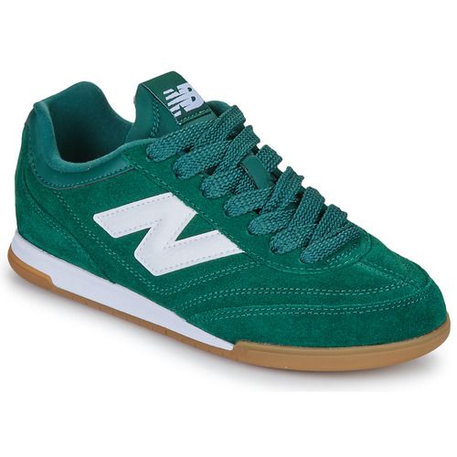 Stai cercando un paio di sneakers comode e alla moda? Scopri le New Balance RC42 Sneakers basse Donna, perfette per ogni occasione. Queste scarpe sportive offrono un design elegante unito a una vestibilità eccezionale, ideali per il tuo stile quotidiano. Acquista ora e aggiungi un tocco di qualità al tuo guardaroba!