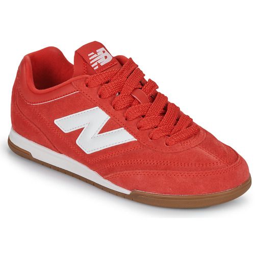 Sneakers basse New Balance RC42 per donna, eleganti e alla moda, ideali per il tuo look quotidiano. Comfort e stile uniti in un design versatile, perfette per ogni occasione. Acquista ora le New Balance RC42 e migliora il tuo guardaroba con queste sneakers di tendenza.