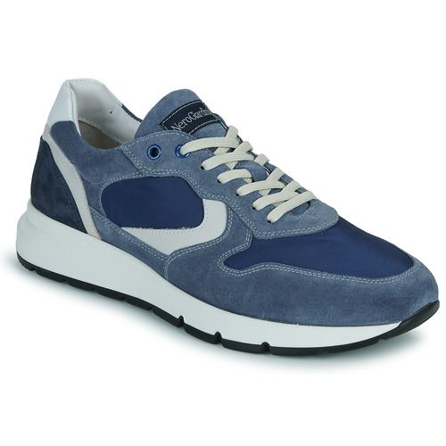 Sneakers uomo NeroGiardini E500670U Blu, eleganti e confortevoli, perfette per il tempo libero e l'uso quotidiano. Design moderno e materiali di alta qualità garantiscono durata e stile. Scegli le sneakers NeroGiardini per un look sofisticato e casual. Disponibili in blu, ideali per ogni outfit. Acquista ora le tue sneakers uomo NeroGiardini E500670U Blu!