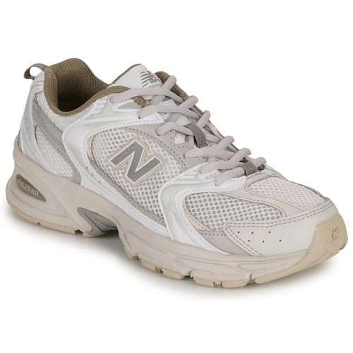Sneakers Uomo New Balance 530 Bianco, eleganti e comode, ideali per ogni occasione. Design contemporaneo e materiali di alta qualità garantiscono stile e durata. Perfette per l'uso quotidiano e per completare look sportivi e casual. Acquista ora le tue New Balance 530 Bianco per un comfort senza pari!