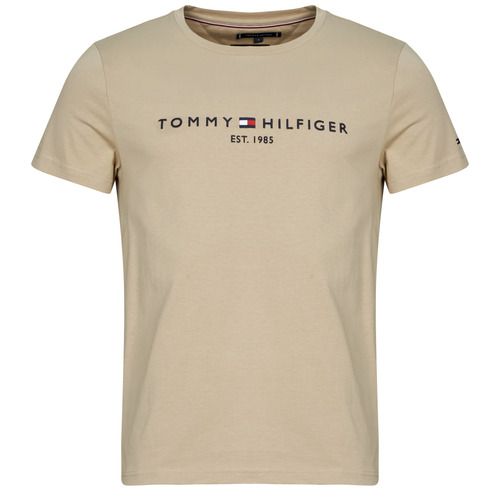 T-shirt uomo Tommy Hilfiger TOMMY LOGO TEE Beige, maniche corte, ideale per look casual e alla moda. T-shirt con logo distintivo Tommy Hilfiger, perfetta per ogni occasione, disponibile online per un guardaroba trendy e versatile.