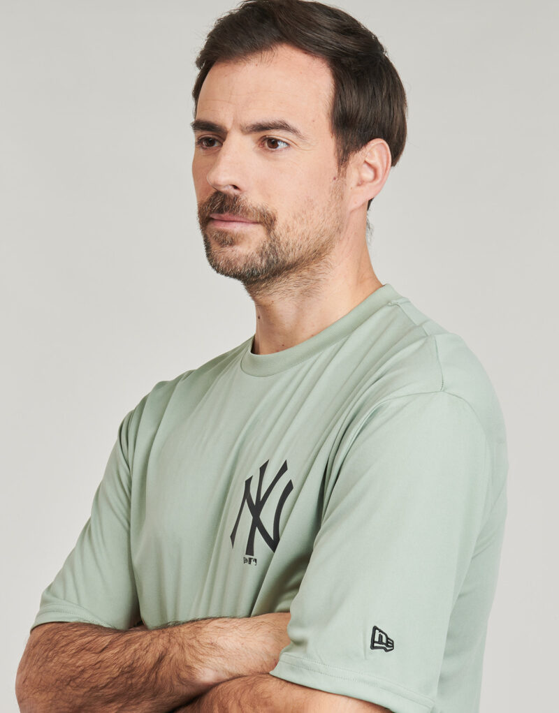 T-shirt New Era LEAGUE ESSENTIALS TEE NEW YORK YANKKEES Verde T-shirt maniche corte Uomo - 5