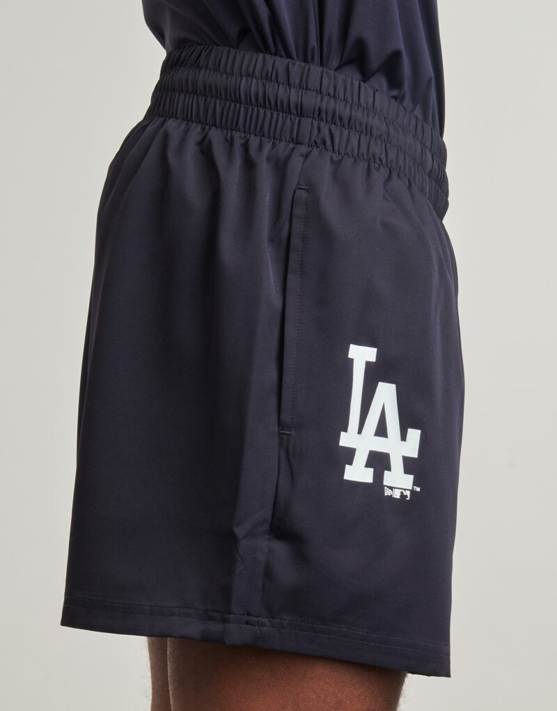 Pantaloni corti New Era LEAGUE ESSENTIALS SHORT Nero Pantaloni corti Uomo - 5