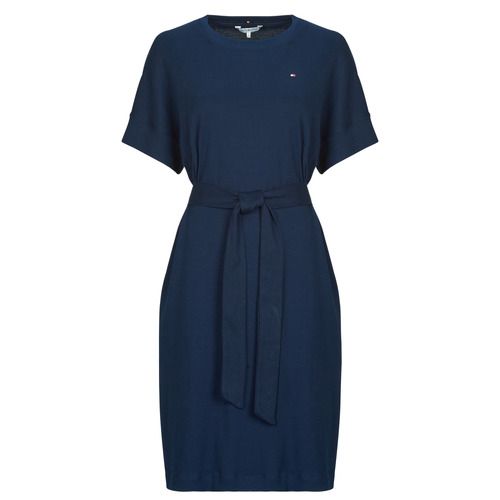 Abito corto Tommy Hilfiger MODERN CODY DRESS in color marine per donna, elegante e alla moda, ideale per ogni occasione. Perfetto per completare il tuo look con stile e raffinatezza. Acquista ora e aggiungi un tocco di classe al tuo guardaroba!