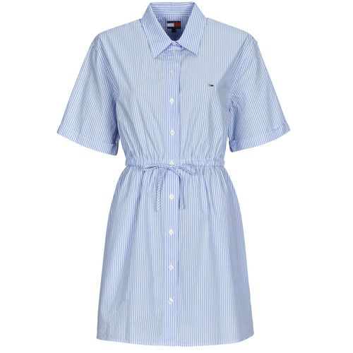 Abito corto donna Tommy Jeans TJW MINI STRIPE SHIRT DRESS, caratterizzato da una stampa a righe eleganti, maniche corte e un design moderno. Perfetto per occasioni casual e estive, questo vestito versatile combina stile e comfort. Acquista ora per rinfrescare il tuo guardaroba con un must-have della moda femminile!