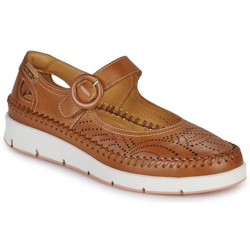 Ballerine Pikolinos TENERIFE W8D Marrone per donna, eleganti e comode, realizzate in pelle di alta qualità. Perfette per outfit casual e formali, queste ballerine offrono un'ottima vestibilità e un design raffinato. Acquista ora le tue Pikolinos TENERIFE W8D Marrone e aggiungi un tocco di stile al tuo guardaroba!
