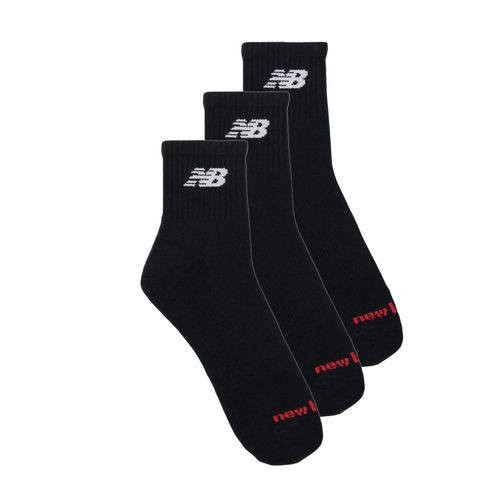 Calze sportive uomo New Balance NB Everyday Ankle in nero, confezione da 3 paia. Ideali per ogni attività sportiva, offrono comfort e sostenibilità. Perfette per chi cerca qualità e stile nei calzini sportivi. Acquista ora per migliorare la tua esperienza di allenamento!