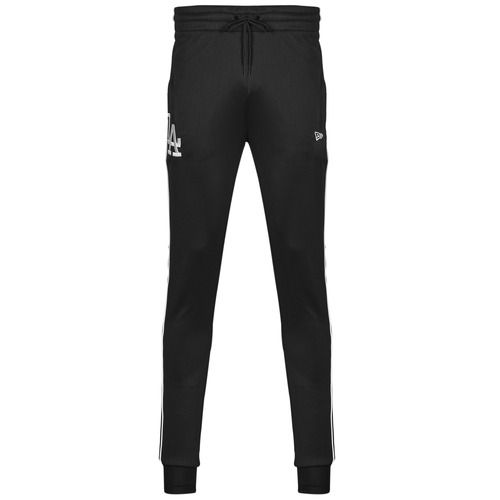 Pantaloni sportivi uomo New Era MLB TRACK PANT in nero, ideali per uno stile casual e sportivo. Realizzati con materiali di alta qualità, offrono comfort e versatilità per ogni occasione. Perfetti per l'allenamento o il tempo libero, questi pantaloni sono un must-have per ogni uomo amante della moda streetwear. Acquista ora i Pantaloni Sportivi New Era e completa il tuo look!