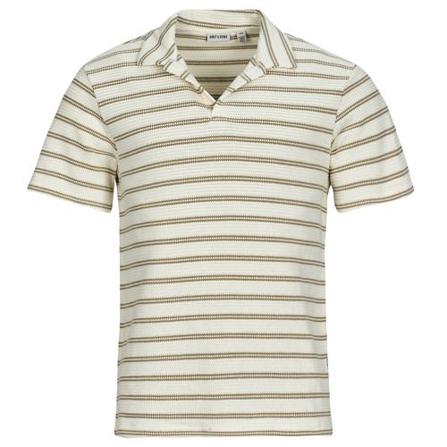 Pantaloni corti uomo Only & Sons ONSIAN in beige, perfetti per l'estate. Realizzati in materiale leggero e traspirante, questi pantaloni sono ideali per look casual e informali. Acquista ora i pantaloni ONSIAN di Only & Sons per un comfort e uno stile senza compromessi. Disponibili in diverse taglie per soddisfare ogni esigenza moda.