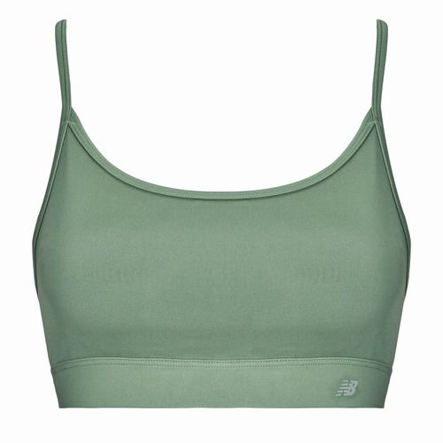 Reggiseno sportivo Donna New Balance NB Essential Yoga Bra Verde, ideale per yoga e attività fisica. Design ergonomico e confortevole, realizzato con materiali traspiranti e elastici. Perfetto per un supporto ottimale durante l'allenamento, combina stile e funzionalità. Ottimo per donne attive che cercano un reggiseno sportivo alla moda e performante. Acquista ora il tuo New Balance NB Essential Yoga Bra Verde!