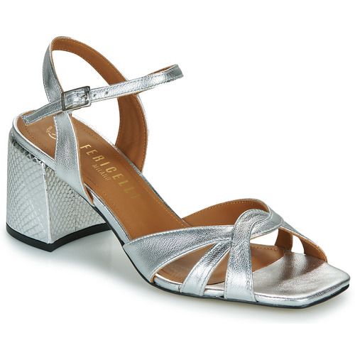 Sandali Fericelli ADELIE Argento per donna, eleganti e comodi, ideali per ogni occasione. Design raffinato con dettagli metallici, perfetti per completare i tuoi outfit estivi. Disponibili in diverse misure, questi sandali sono un must-have per chi cerca stile e comfort. Acquista ora i Fericelli ADELIE Argento e valorizza il tuo look!