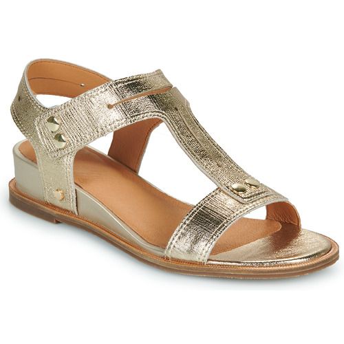 Sandali Mam'Zelle OISIN Oro Donna, eleganti e comodi, perfetti per la stagione estiva. Design raffinato in oro per un look sofisticato. Ideali per ogni occasione, dai pomeriggi in città alle serate speciali. Scarpe alla moda che uniscono stile e comfort. Acquista ora per un tocco di classe nel tuo guardaroba!