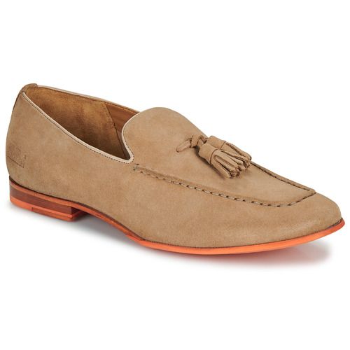 Mocassini uomo Melvin & Hamilton Clive 20 in marrone, realizzati in pelle di alta qualità, con design elegante e raffinato, ideali per occasioni formali e casual. Scarpe comodissime e alla moda, perfette per l'ufficio o per il tempo libero. Acquista ora le Melvin & Hamilton Clive 20 marrone per un look sofisticato.