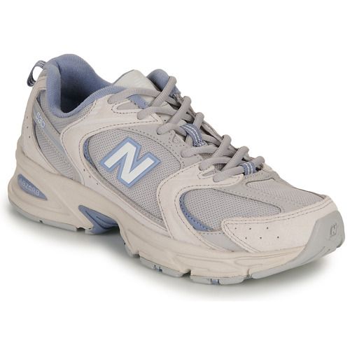 Sneakers basse New Balance 530 Beige per donna, design elegante e moderno, ideali per ogni occasione. Comode e versatili, queste scarpe offrono un perfetto equilibrio tra stile e funzionalità. Scopri il comfort e la qualità delle New Balance 530, perfette per un look casual o sportivo.