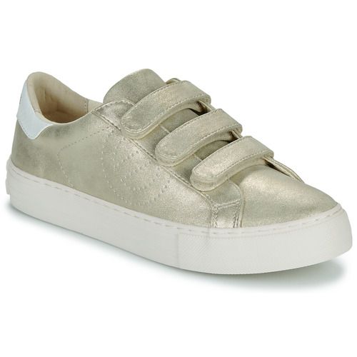 Sneakers basse Donna No Name ARCADE STRAPS PERFOS W in oro, perfette per un look trendy e casual. Queste scarpe eleganti offrono comfort e stile grazie al design innovativo e ai materiali di alta qualità. Ideali per ogni occasione, dal tempo libero agli eventi informali, queste sneakers si abbinano facilmente a vari outfit. Acquista ora per aggiungere un tocco di classe al tuo guardaroba!
