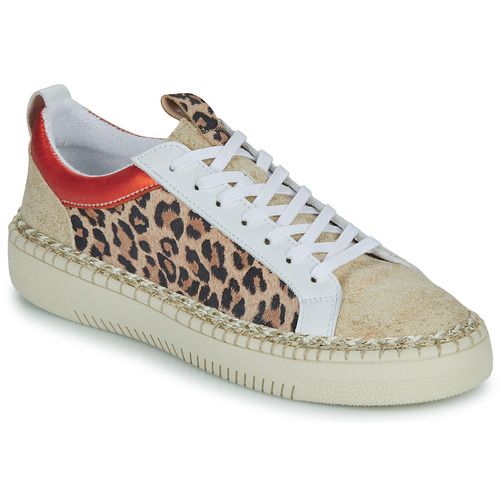 Sneakers basse Donna Regard LUCIE in colore bianco e dettagli eleganti. Design moderno e trendy, ideali per ogni occasione. Comode e versatili, perfette per completare il tuo outfit casual. Scarpe di alta qualità per un comfort duraturo. Acquista ora le Sneakers basse Donna Regard LUCIE, il must-have della stagione!