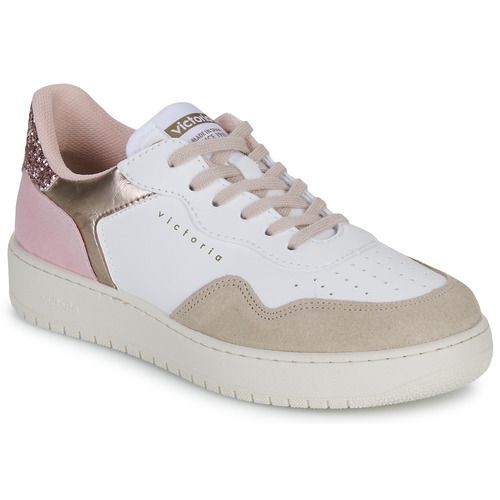 Sneakers basse Victoria MADRID Bianco per donna, eleganti e versatili. Con un design moderno e sportivo, queste scarpe casual offrono comfort e stile per ogni occasione. Perfette per il tempo libero o per un look urbano chic, le sneakers bianco si abbinano facilmente con diversi outfit. Acquista ora le sneakers Victoria MADRID per un tocco di classe e praticità nel tuo guardaroba.