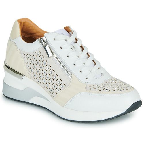 Sneakers basse Mam'Zelle VACAN Beige Donna, eleganti e versatili, ideali per ogni occasione. Realizzate con materiali di alta qualità per garantire comfort e durata. Perfette per look casual e alla moda, queste sneakers si abbinano facilmente a qualsiasi outfit. Acquista ora le Mam'Zelle VACAN Beige per un tocco di stile unico e contemporaneo.