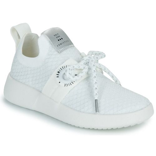 Sneakers basse Armistice VOLT ONE Bianco da donna, eleganti e comode, perfette per un look casual e alla moda. Realizzate con materiali di alta qualità, queste scarpe offrono un'ottima vestibilità e stile. Ideali per ogni occasione, aggiungono un tocco di freschezza al tuo guardaroba. Acquista ora le Armistice VOLT ONE Bianco per un outfit trendy e contemporaneo.