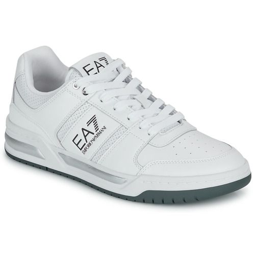 Sneakers basse Donna Emporio Armani EA7 X8X234 in Bianco, eleganti e versatili, perfette per ogni outfit. Comfort e stile uniti in questo modello iconico, ideale per gli amanti della moda. Acquista ora le sneakers EA7 per un look moderno e sportivo.