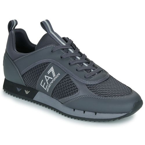 Sneakers uomo Emporio Armani EA7 X8X027 di colore nero, modelli eleganti e sportivi, perfetti per ogni occasione. Design moderno con dettagli distintivi del marchio, ideali per completare il tuo outfit casual. Scarpe di alta qualità e comfort, perfette per gli amanti dello stile italiano. Acquista ora le sneakers Emporio Armani EA7 e scopri il perfetto equilibrio tra moda e funzionalità.