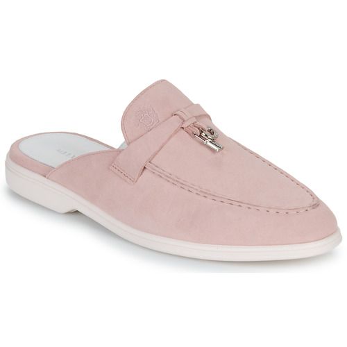 Ciabatta Donna Melvin & Hamilton Adley 15, elegante e comoda, realizzata in morbido materiale, ideale per il tempo libero e le occasioni informali. Design moderno con dettagli raffinati, perfetta per completare il tuo look estivo. Disponibile in diverse taglie per garantire la vestibilità perfetta. Acquista ora per un comfort senza pari.
