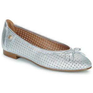 Ballerine Donna Betty London VILMA Argento, eleganti e confortevoli, con una finitura metallica brillante. Perfette per ogni occasione, queste ballerine combinano stile e praticità, ideali da abbinare a look casual o chic. Acquista ora le Ballerine VILMA Argento per un tocco di classe al tuo outfit.