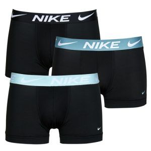 Boxer uomo Nike TRUNK 3PK in nero, set di tre, ideale per comfort e stile quotidiano. Realizzati con materiali di alta qualità, questi boxer offrono supporto e vestibilità perfetta. Perfetti per l'allenamento e il casual wear, rappresentano un must-have per ogni uomo moderno. Acquista ora i boxer Nike TRUNK e aggiungi eleganza al tuo guardaroba!