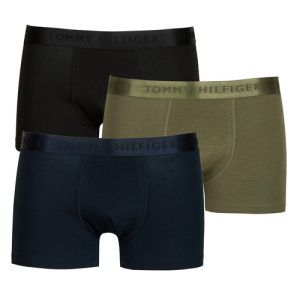 Boxer uomo Tommy Hilfiger 3P TRUNK multicolore, confezione da tre, comfort e stile per ogni occasione, ideali per un look moderno e casual. Perfetti per l'uso quotidiano, realizzati con materiali di alta qualità per una vestibilità ottimale. Acquista ora i boxer Tommy Hilfiger per un guardaroba elegante e funzionale.