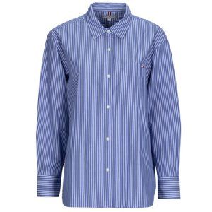 Camicia Donna Tommy Hilfiger ESS POPLIN EASY FIT SHIRT Blu, elegante e versatile, realizzata in tessuto poplin di alta qualità, ideale per un look casual-chic. Perfetta per abbinamenti a lavoro o nel tempo libero, con logo distintivo sul petto, disponibile nelle taglie standard. Aggiungi un tocco di stile al tuo guardaroba con questa camicia must-have.