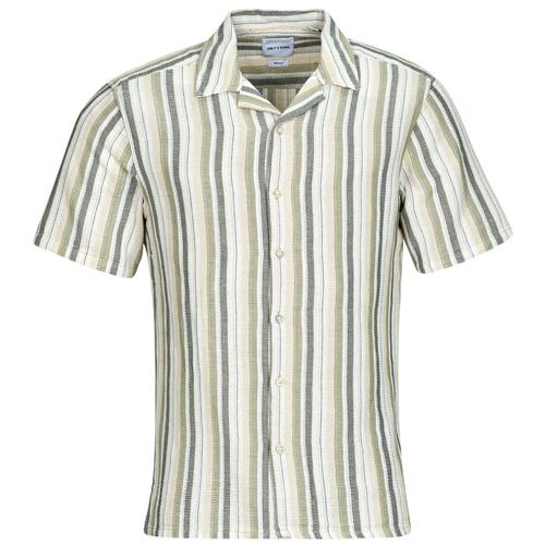 Camicia a maniche corte Uomo Only & Sons ONSTREV Verde, ideale per look casual e trendy. Realizzata in tessuto leggero, perfetta per la stagione estiva. Design moderno con colletto e bottoni, disponibile in taglie diverse. Acquista ora per rinnovare il tuo guardaroba!