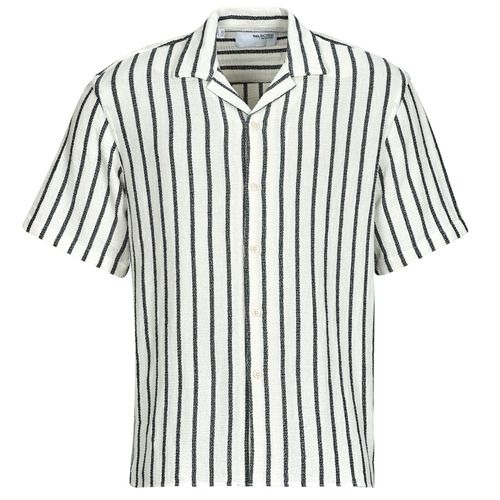 Camicia a maniche corte Uomo Selected SLHRELAX-SAL Blu, ideale per un look casual e alla moda. Realizzata con materiali di alta qualità, offre comfort e stile. Perfetta per l'estate, facile da abbinare con pantaloni o shorts. Disponibile in diverse taglie per soddisfare ogni esigenza. 