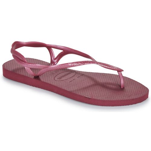 "Sandali Havaianas LUNA Donna in vetrina, caratterizzati da un design elegante e moderno. Realizzati con materiali di alta qualità, questi sandali offrono comfort e stile perfetto per l'estate. Ideali per ogni occasione, dal mare all'aperitivo, i sandali Havaianas LUNA sono un must-have nel guardaroba femminile. Acquista ora per un look alla moda e di tendenza!"