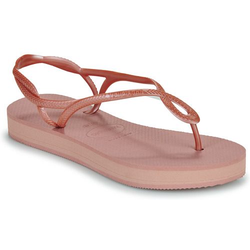 Sandali Havaianas LUNA FLATFORM Donna, eleganti e comodi, ideali per l'estate. Realizzati con materiali di alta qualità, offrono stile e comfort per ogni occasione. Perfetti da abbinare a outfit casual o da spiaggia, questi sandali sono un must-have per la moda estiva. Disponibili in diverse taglie e colori, i sandali Havaianas LUNA FLATFORM sono la scelta ideale per le donne che cercano praticità e tendenze. Acquista ora per un look fresco e alla moda!