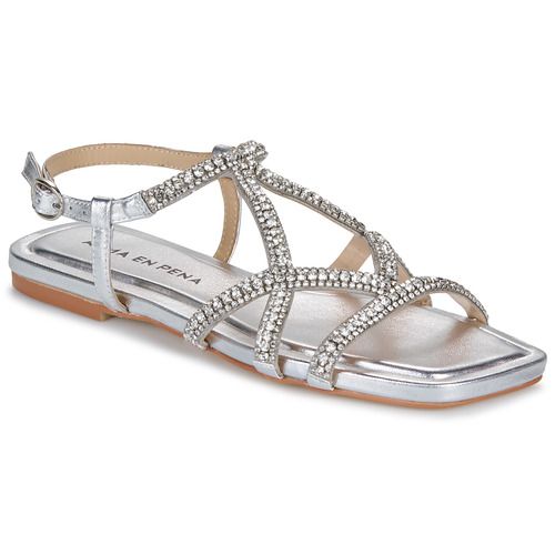 Sandali Donna ALMA EN PENA V251967 in pelle marrone con dettagli intrecciati e tacco medio, ideali per l'estate e ottimi per occasioni casual o eleganti. Comodi e alla moda, perfetti per abbinamenti con vestiti estivi o jeans. Acquista ora i Sandali ALMA EN PENA V251967 per un look chic e trendy!