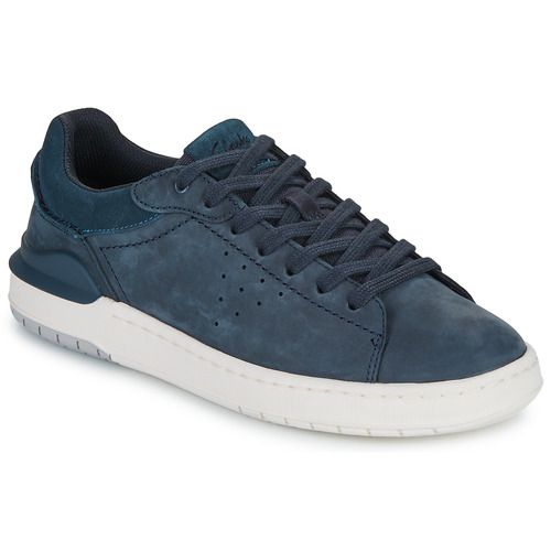 Sneakers Uomo Clarks COURTLITE 2 RUN Blu, scarpe sportive leggere e comode, perfette per il tempo libero e l'uso quotidiano. Design moderno e traspirante, supporto ottimale per il piede. Acquista ora le migliori sneakers Clarks per un look alla moda e un comfort senza pari.