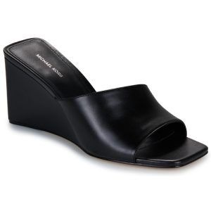 Ciabatta Donna MICHAEL Michael Kors MERRIAM WEDGE in morbido materiale, caratterizzata da una suola rialzata e un design elegante. Perfetta per l'estate, questa ciabatta combina comfort e stile, ideale per ogni occasione. Scarpe versatili che si abbinano facilmente a diversi outfit, perfette per eventi casual o serate estive. Scopri il comfort e la classe delle MERRIAM WEDGE.