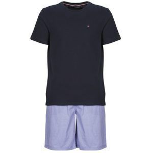 Pigiami Tommy Hilfiger SS WOVEN PJ SET PRINT Blu, camicie da notte Uomo eleganti e confortevoli, ideale per il relax e il sonno. Design moderno e distinguibile, perfetto per gli uomini che cercano stile e qualità nel loro abbigliamento da casa. Acquista ora per un look sofisticato e casual.
