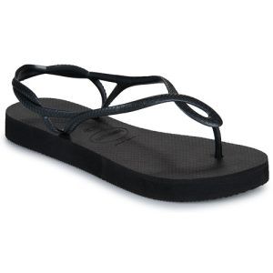 Sandali donna Havaianas LUNA FLATFORM in stile alla moda, con suola platform per una comodità eccezionale. Design versatile e trendy, perfetti per ogni occasione estiva. Realizzati in materiali di alta qualità, questi sandali offrono supporto e stile senza compromessi. Acquista ora i tuoi Havaianas LUNA FLATFORM e unisci comfort e eleganza!