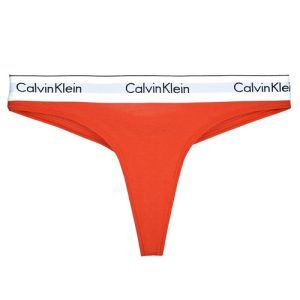 THONG Tanga Donna Calvin Klein Jeans in design elegante e contemporaneo, realizzato con materiali qualità premium per un comfort eccezionale. Disponibile in diverse taglie, questo tanga è perfetto per un look sofisticato e seducente, ideale per ogni occasione. Scopri la combinazione perfetta di stile e comfort con il Tanga Calvin Klein Jeans.